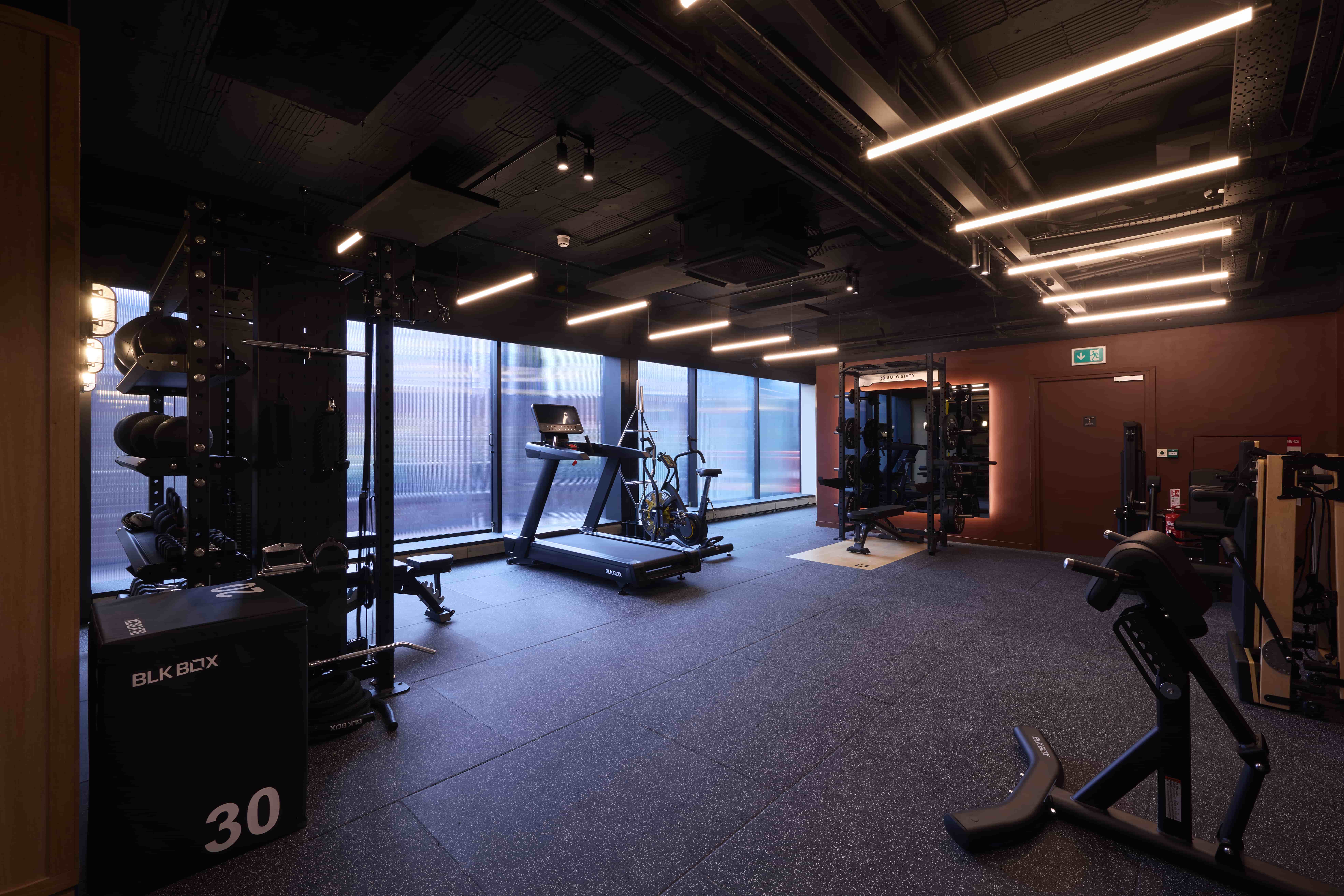 Solo Sixty  — interior